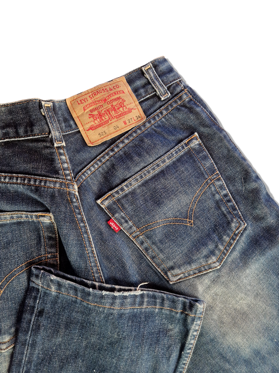 Levis sales 525 04