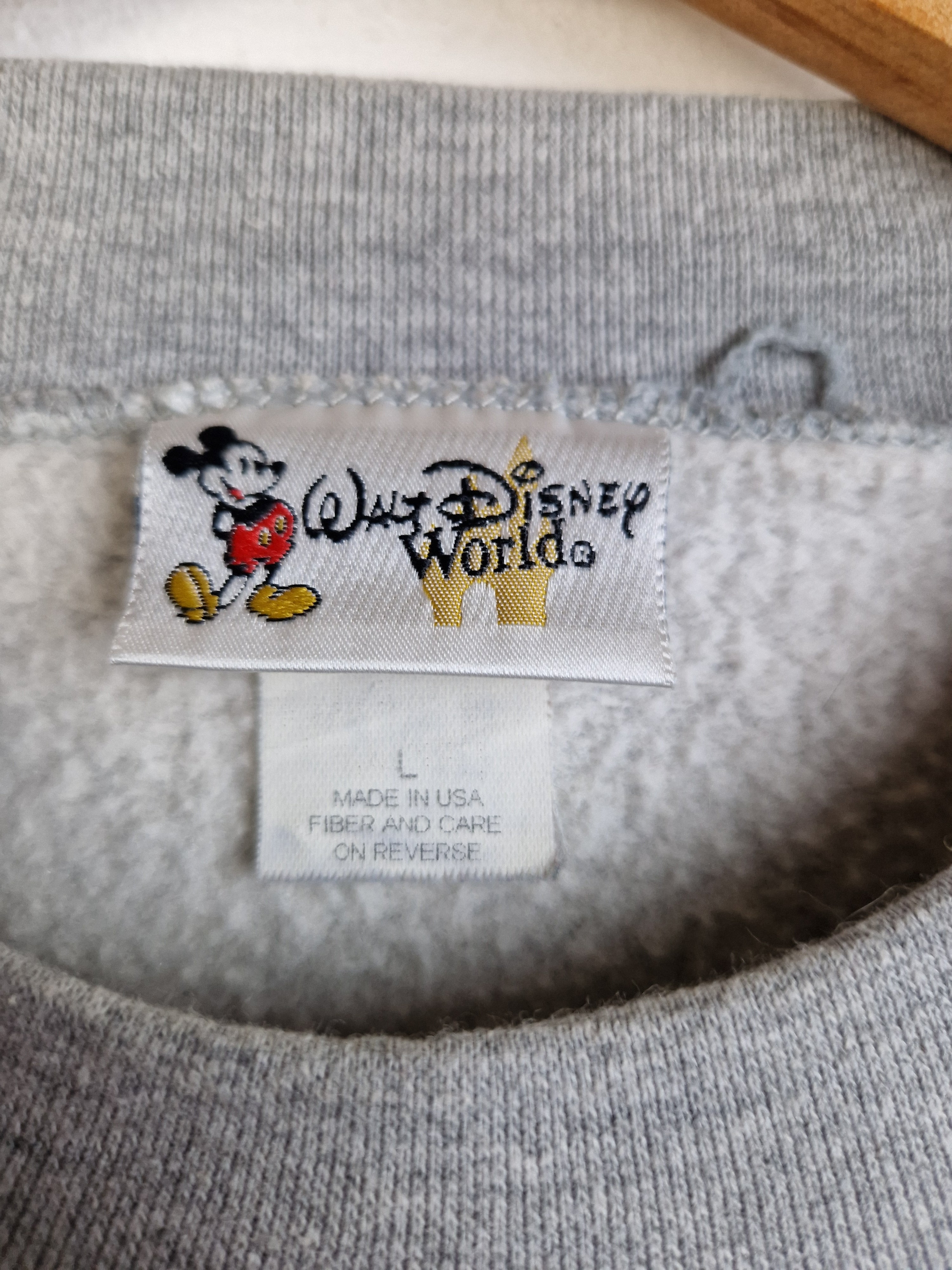 Vintage Disney World Sweater Mickey Maus Made In USA Heather Grau L