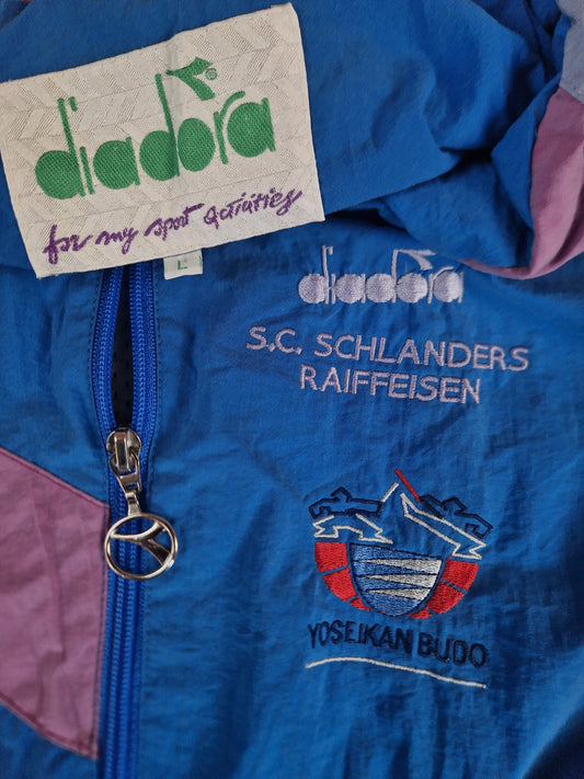 Vintage Diadora Sportjacke Nylon "S.C. Schlanders Raiffeisen Yoseikan Budo" Blau Lila L