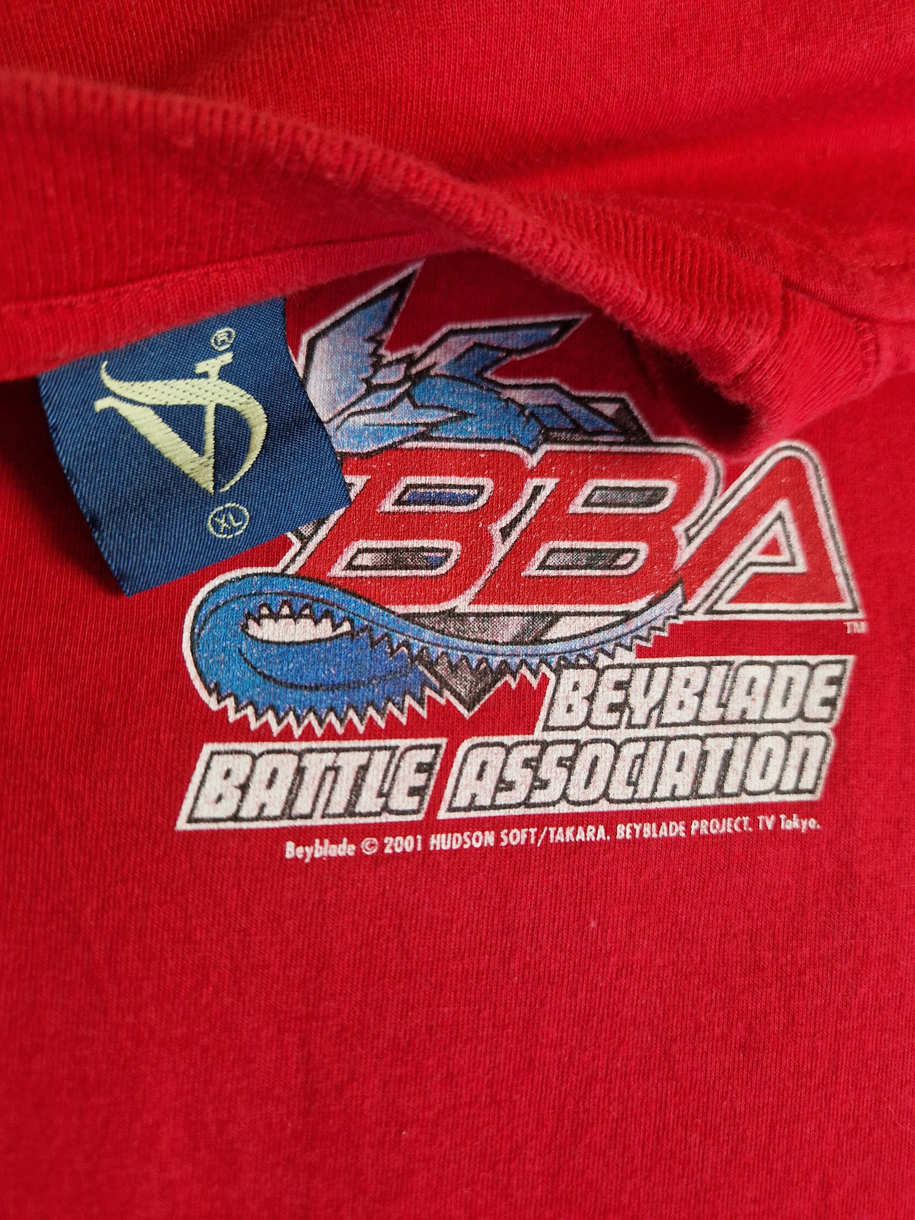 Beyblade Shirt 2001 Arbitro Battle Association Rot XL