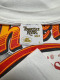 1996 Tennessee Gold Souvenir Shirt "Cheers Bar Boston" Single Stitch Made In USA Weiß L