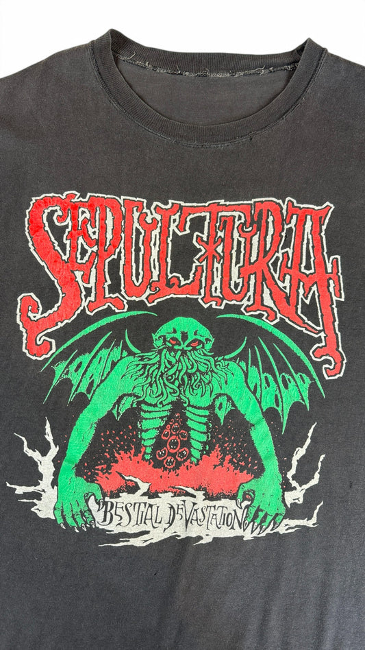 Vintage Bandshirt 1990 Sepultura "Bestial Devastation" Tour Trashed Schwarz M-L