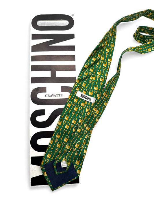 90s Moschino Krawatte Hearts Locks and Peace Keys Print Seide Made In Italy Grün Gold