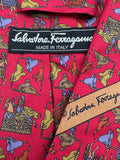 90s Salvatore Ferragamo Krawatte Novelty-Scene Print Made In Italy Seide Rot