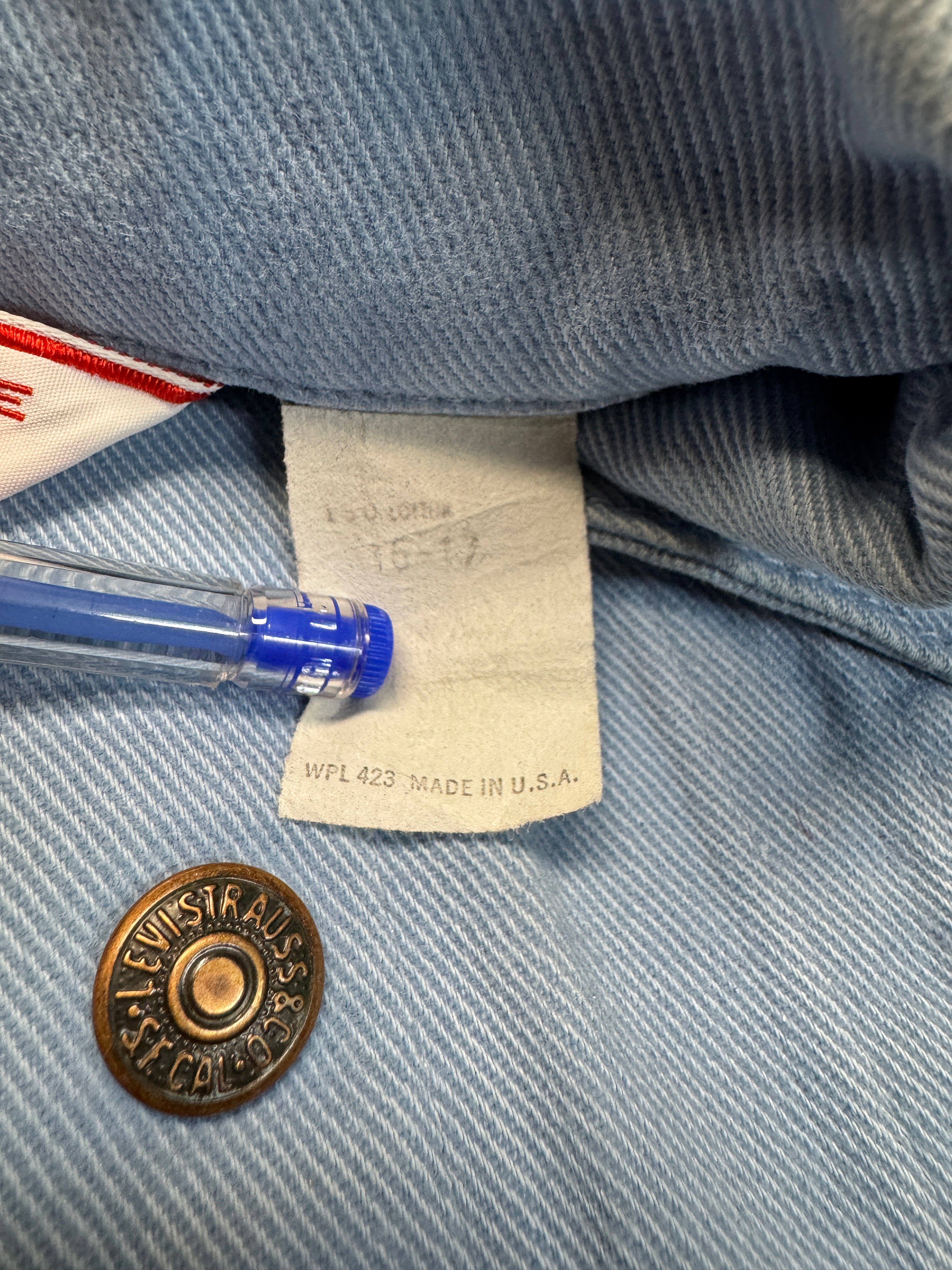 60s/70s Levis Type III Trucker Jacket White Tab Big E 529 Made In USA Hellblau 40 S-M - RareRags