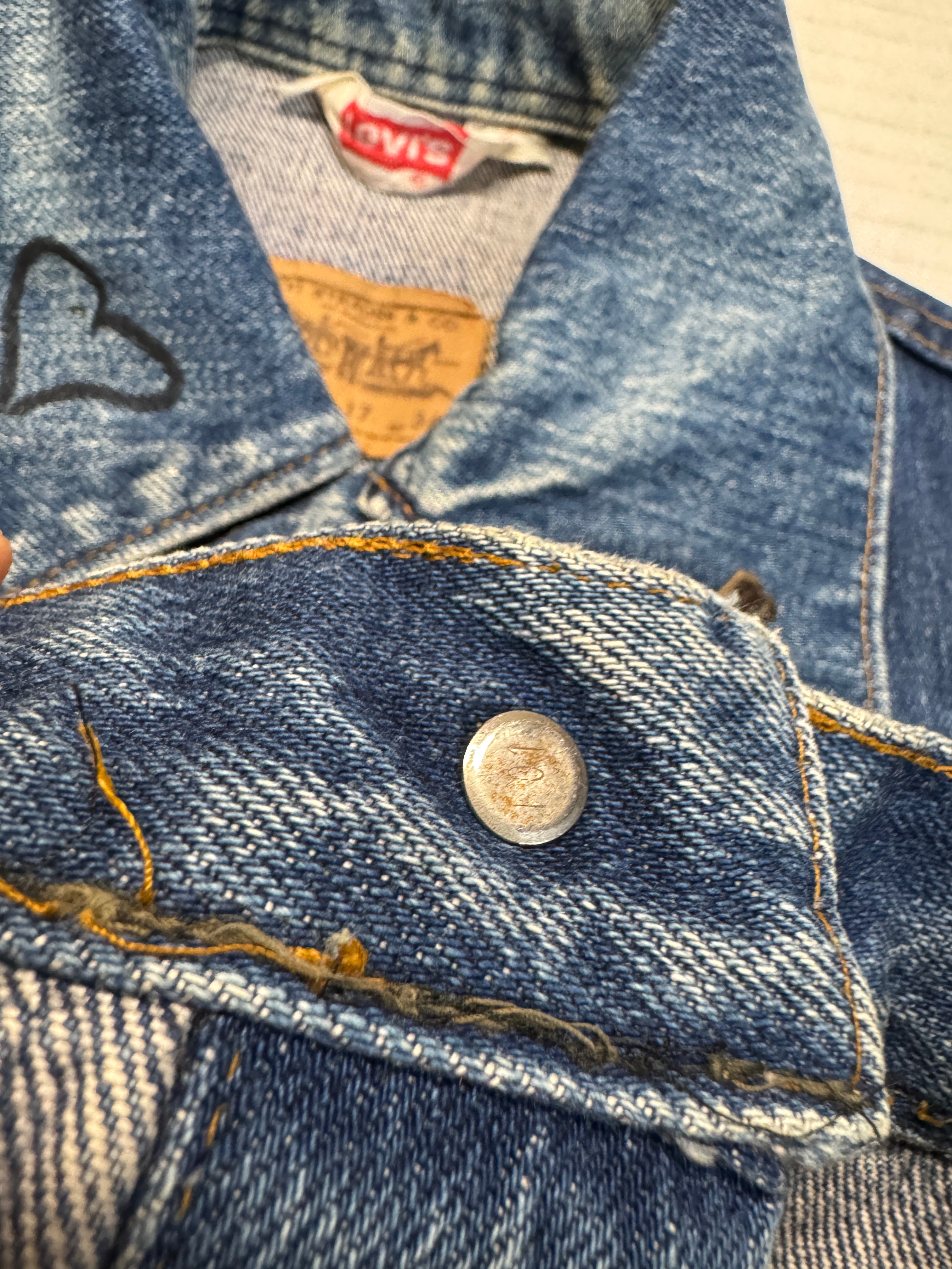 70s Levis Damen Cut-Off Jeansweste Orange Tab F01 Made In France Blau 34 XS-S - RareRags