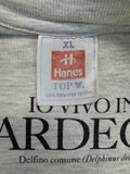 Vintage Hanes Educational Graphic Shirt 1994 "IO VIVO IN SARDEGNA" Delfine Grau XL