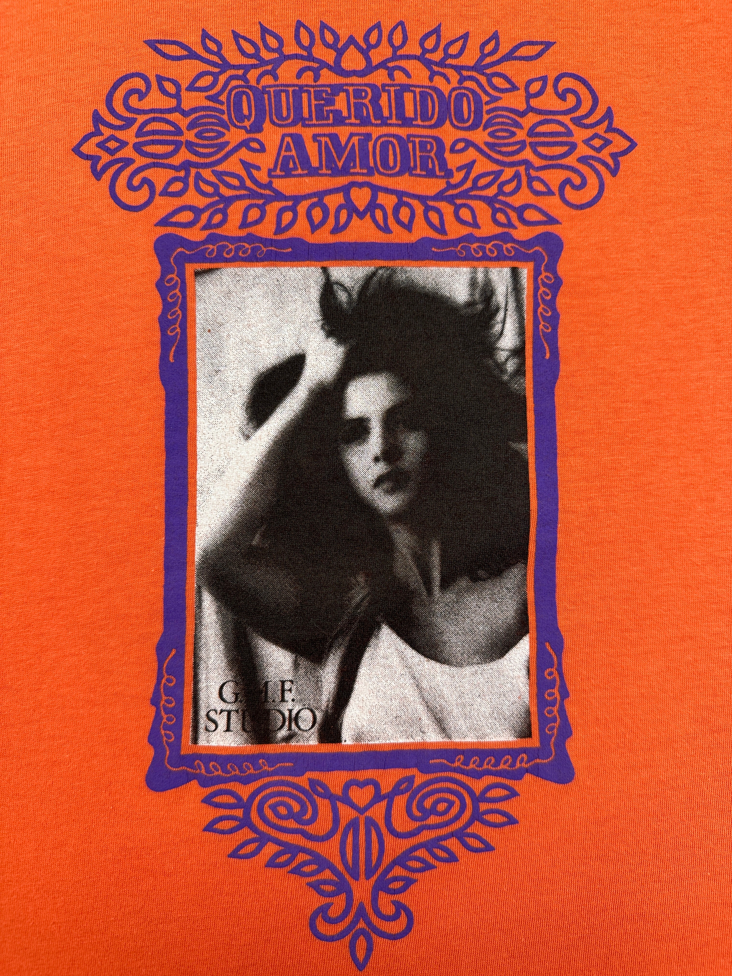 Vintage Gymnasium Shirt 90s "Querido Amor" Photo Print Orange M