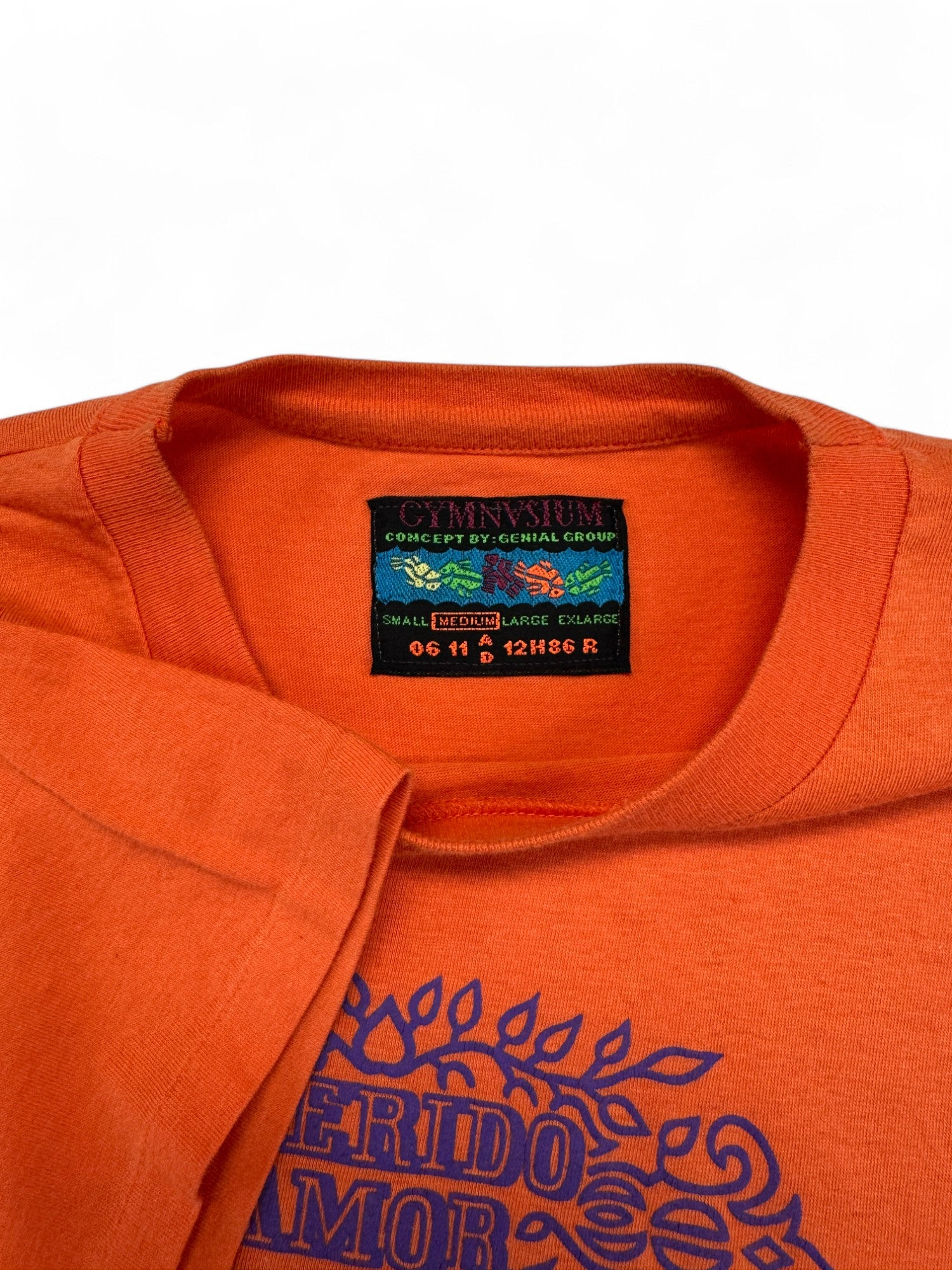 Vintage Gymnasium Shirt 90s "Querido Amor" Photo Print Orange M