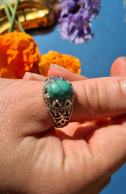 Modeschmuck Ring mit grünem Stein - RareRags