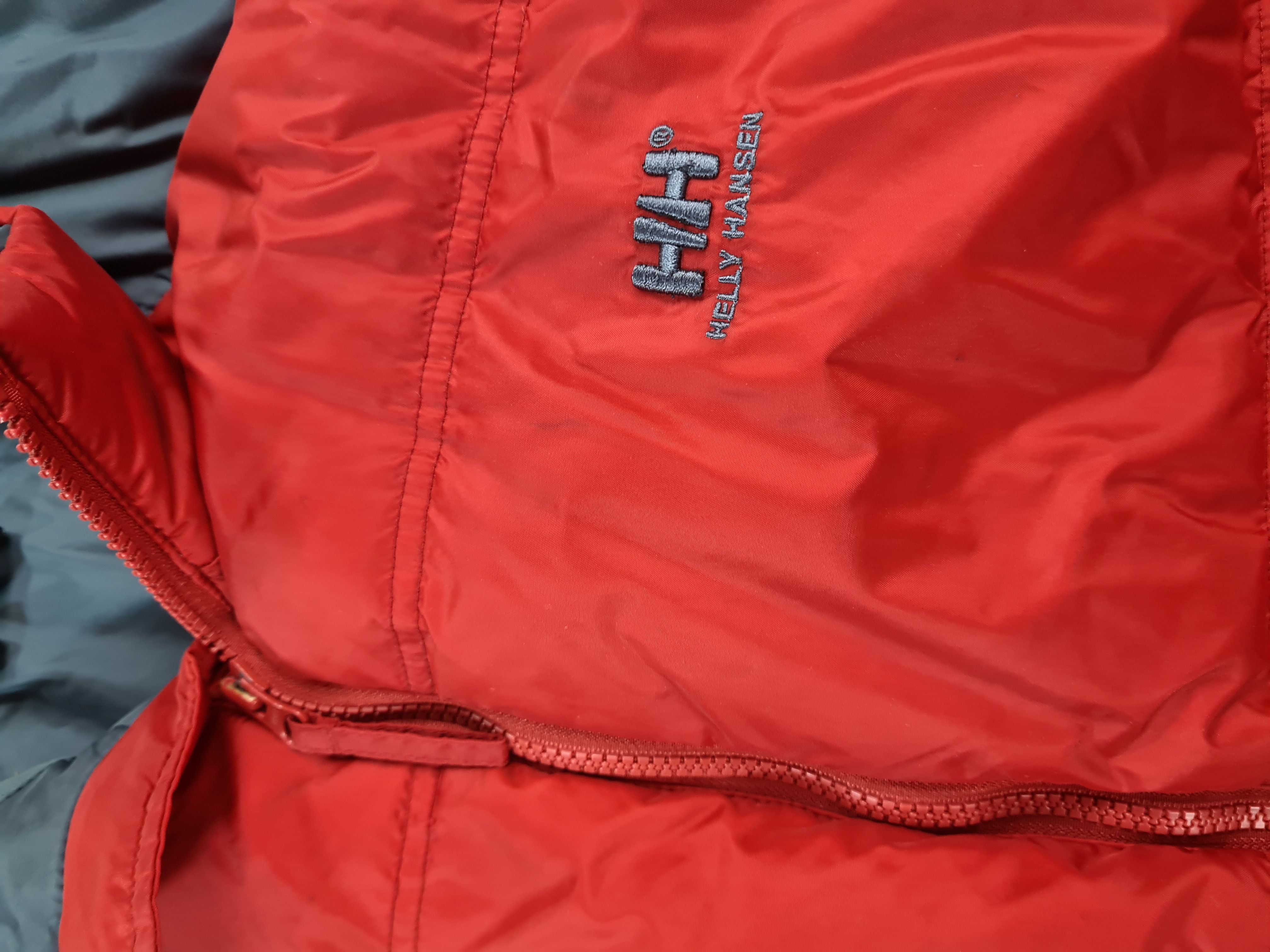 Vintage Helly Hansen Daunenjacke Basic Bestickt Rot/Anthrazit XL - RareRags