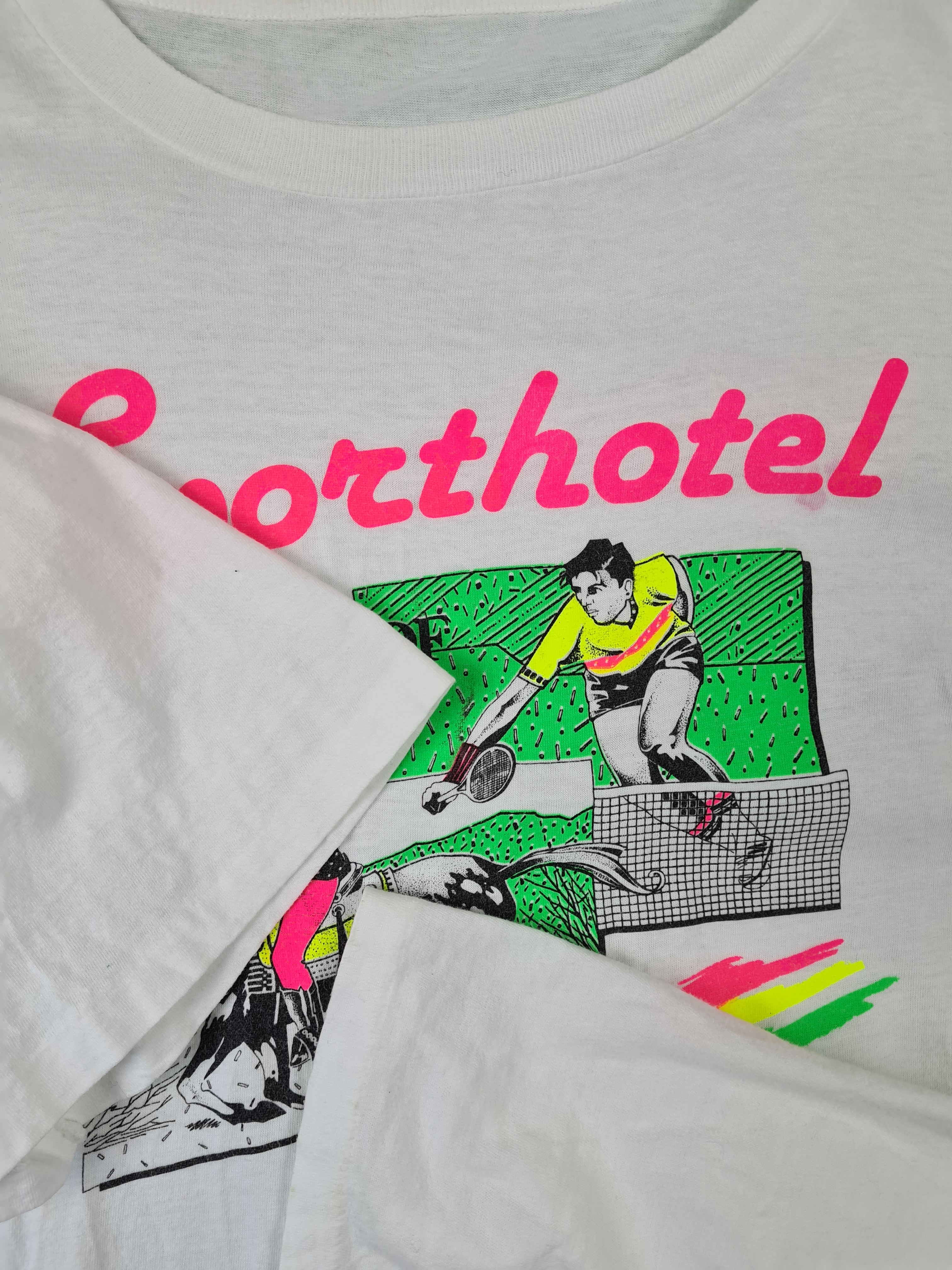 Vintage Noname Shirt Sporthotel Quellenhof Single Stitched M-L - RareRags