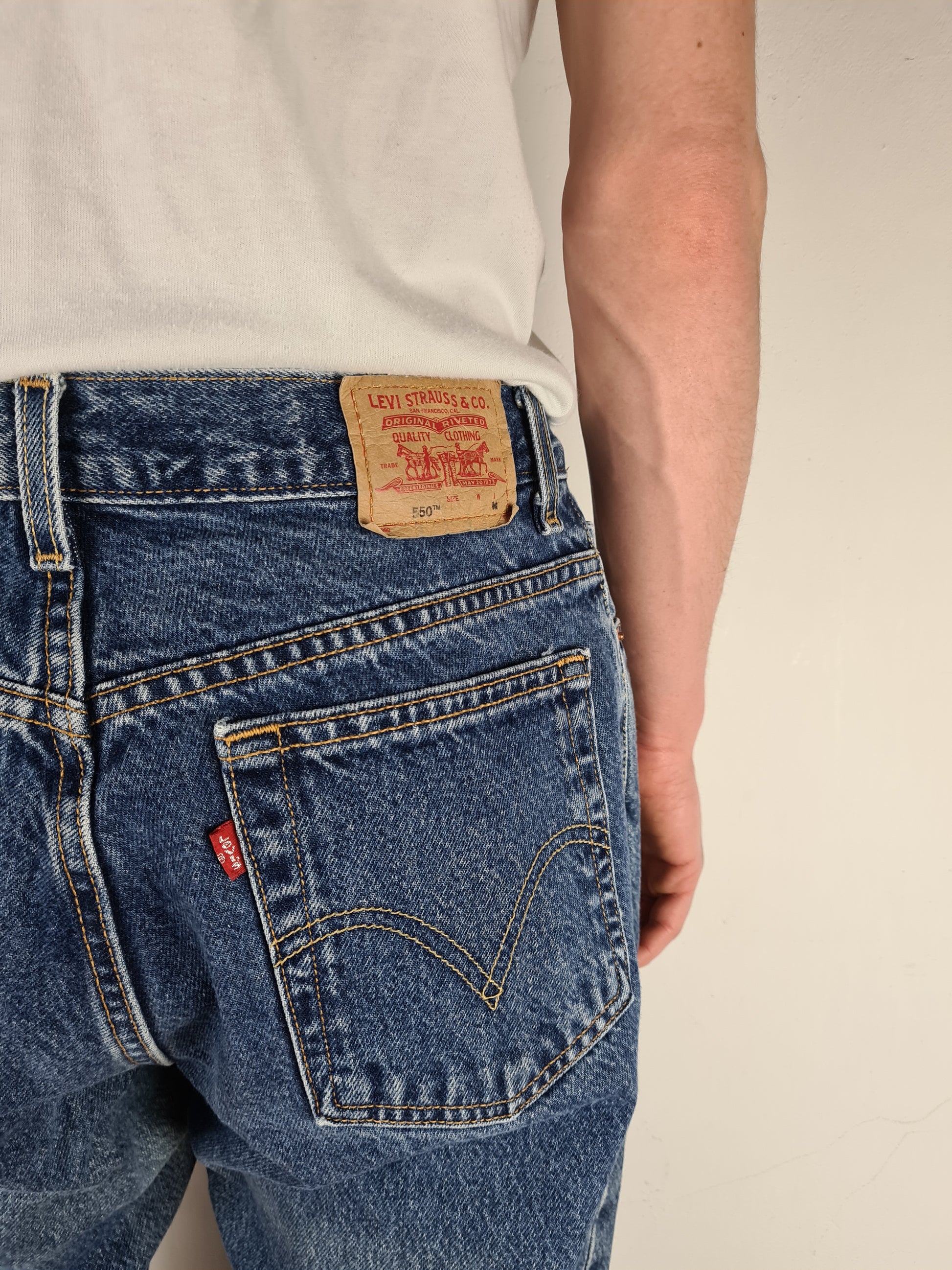 Vintage Levis Jeans 550 Classic Relaxed Fit Tapered Leg Made In Mexico M - RareRags