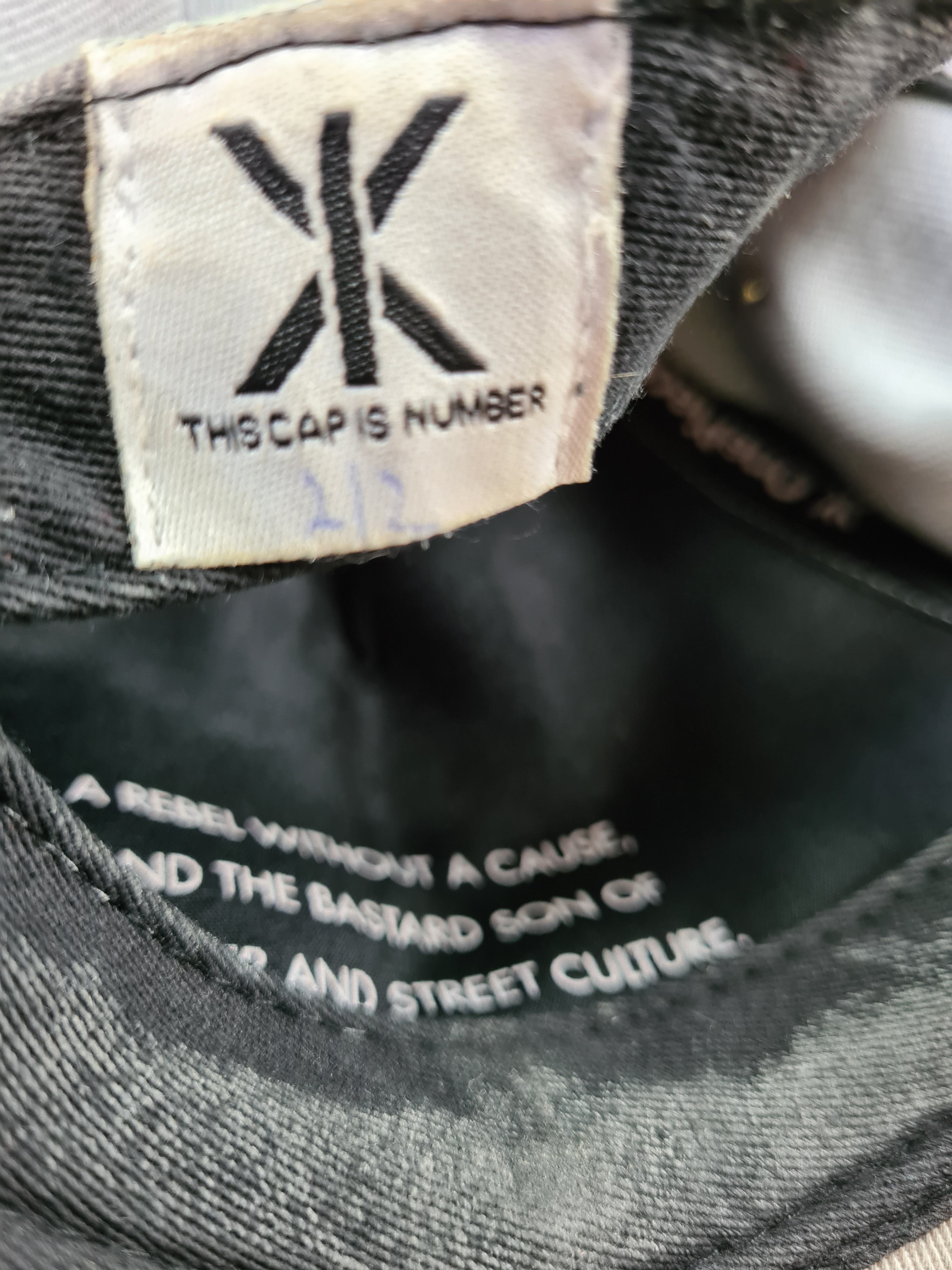 Moderne OnePiece Cap Limited Number 212 Unisize - RareRags