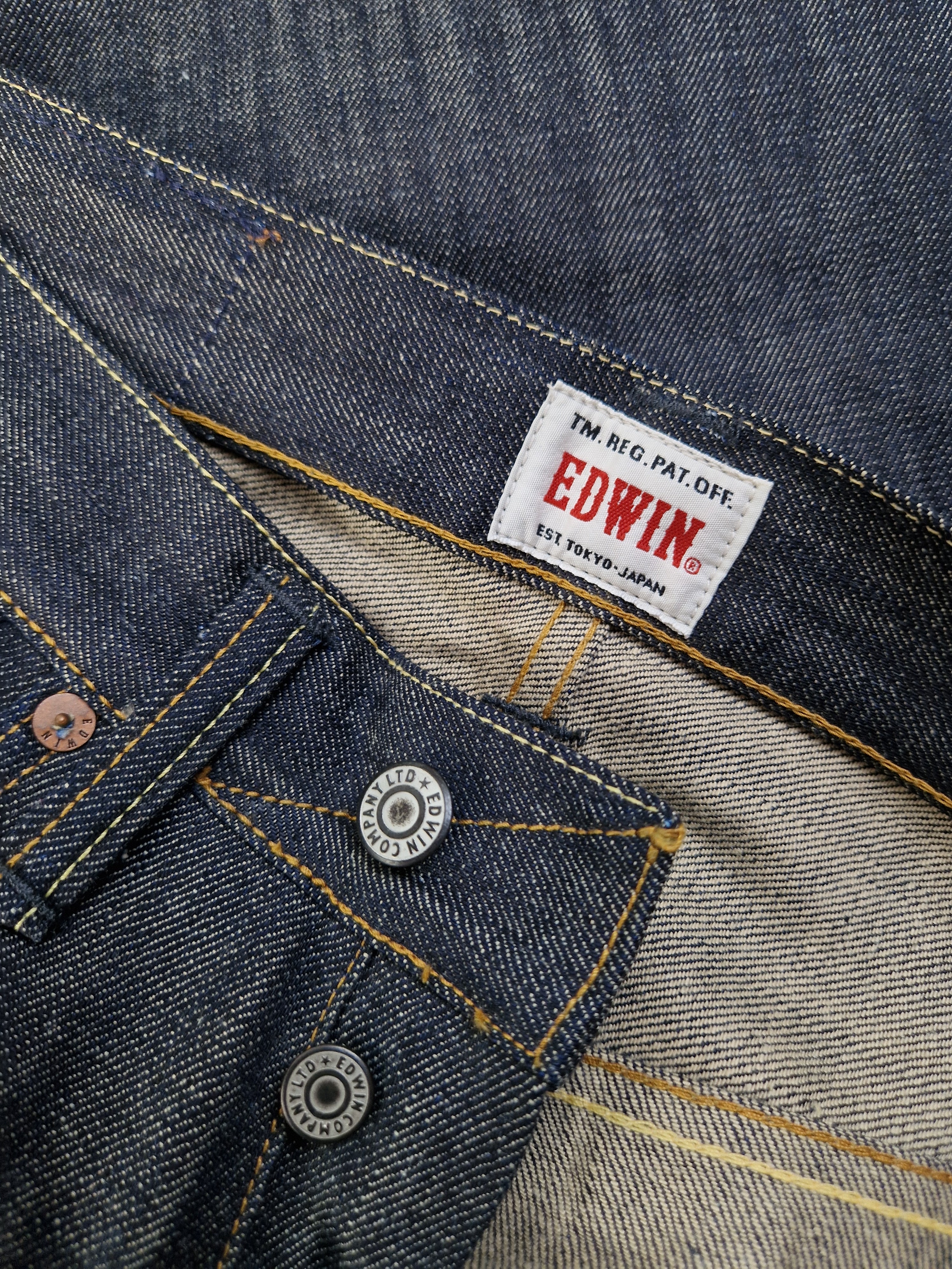 Moderne Edwin Jeans E-47 Regular Japanese Denim Rainbow Selvedge Dunkelblau 28x34 - RareRags