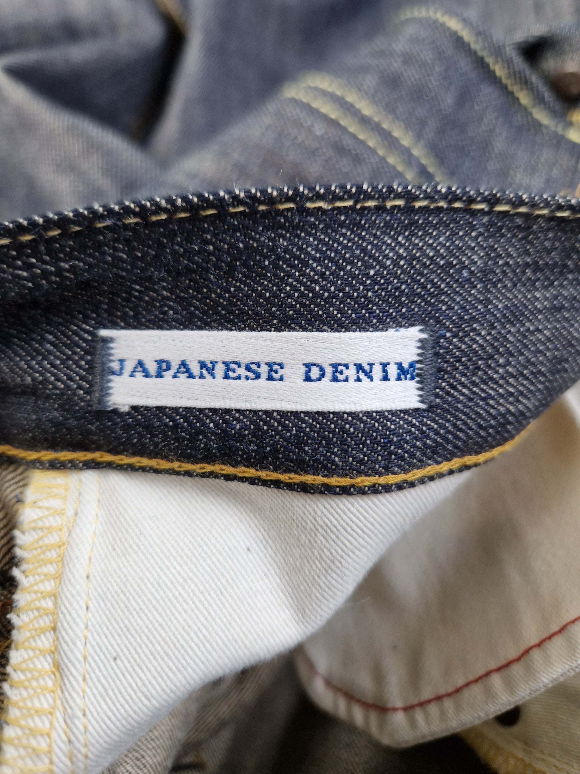 Moderne Edwin Jeans E-47 Regular Japanese Denim Rainbow Selvedge Dunkelblau 28x34 - RareRags