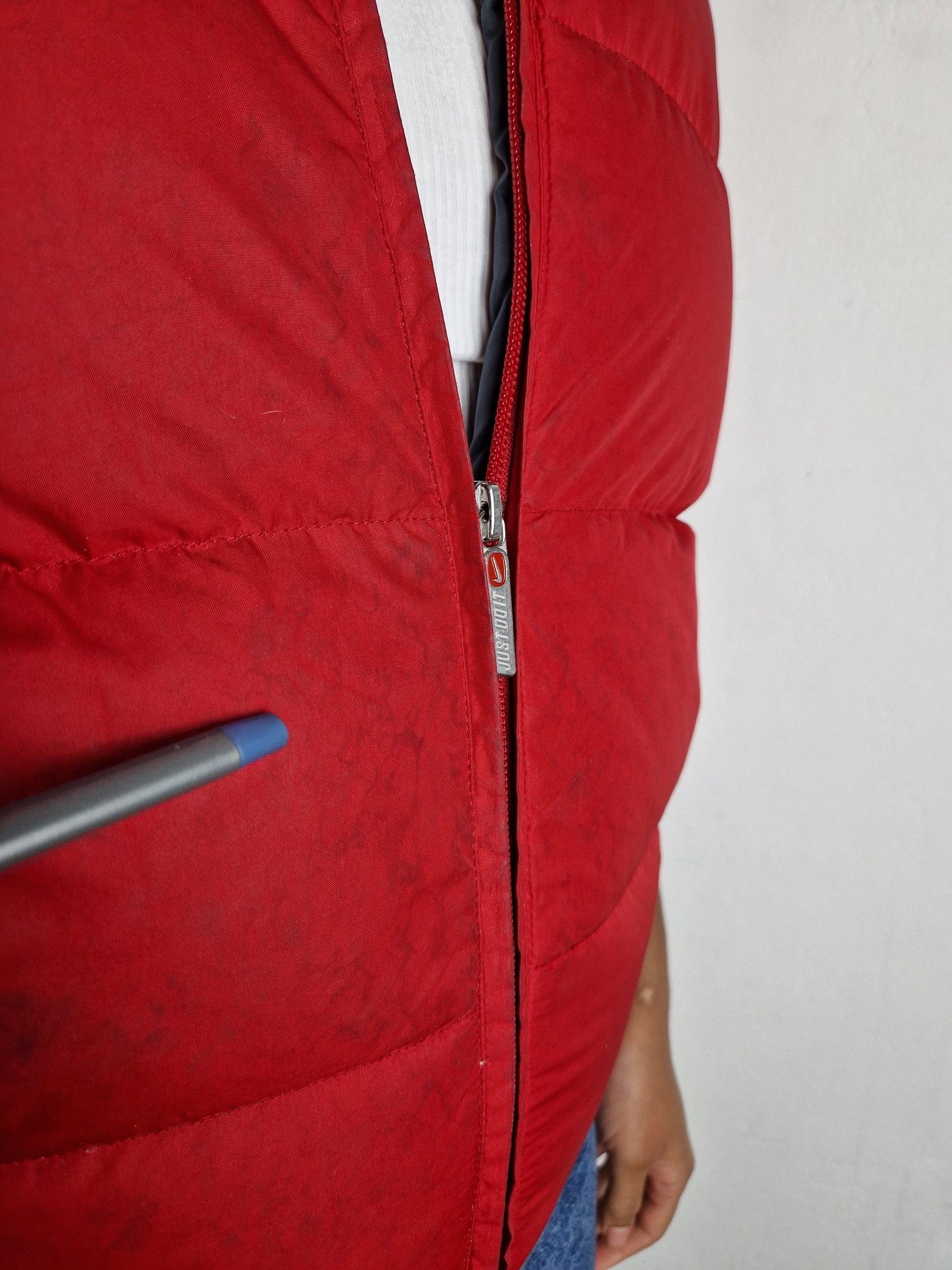 Moderne Nike Daunenweste Puffer Rot Grau S-M - RareRags