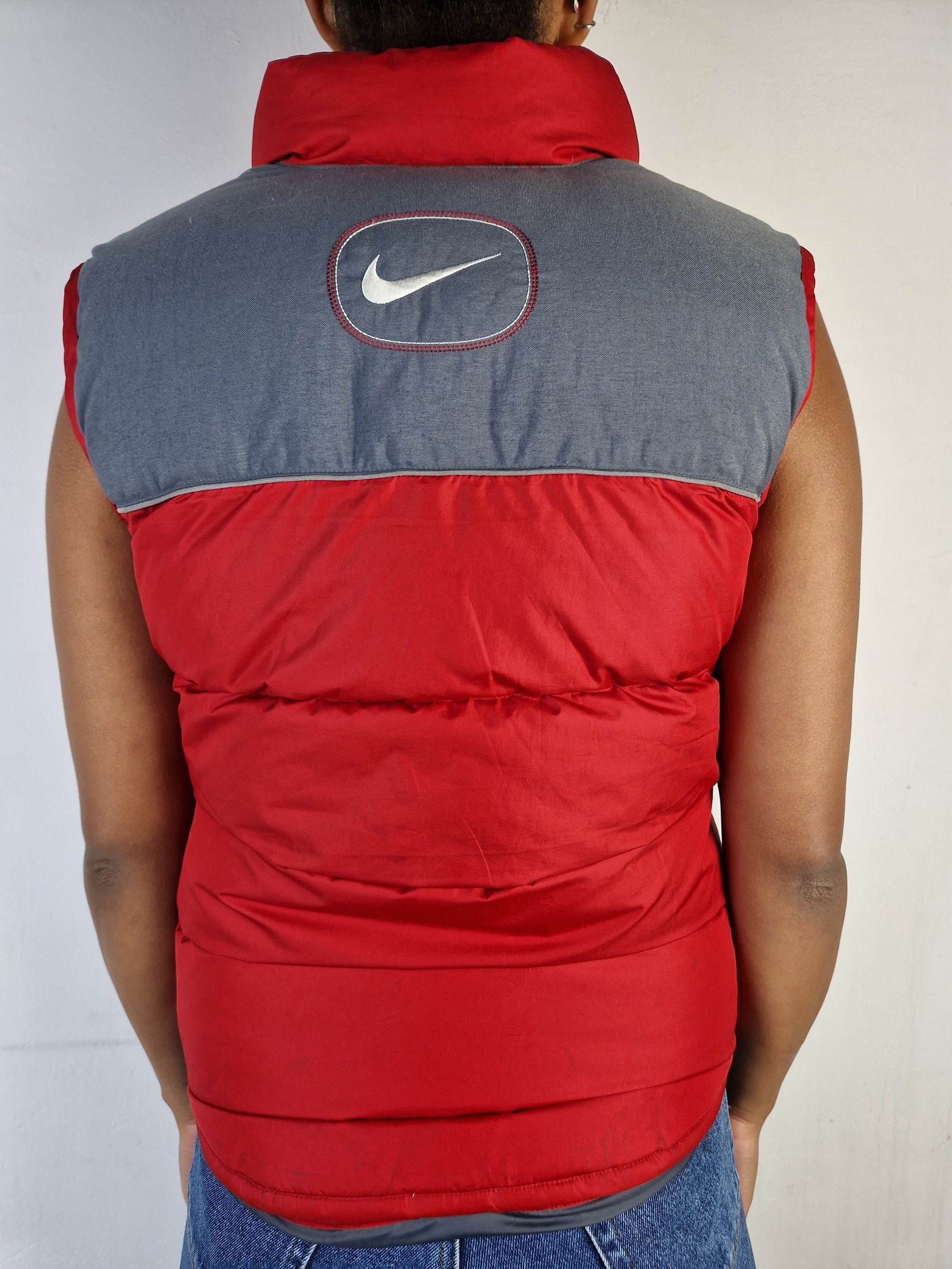 Moderne Nike Daunenweste Puffer Rot Grau S-M - RareRags