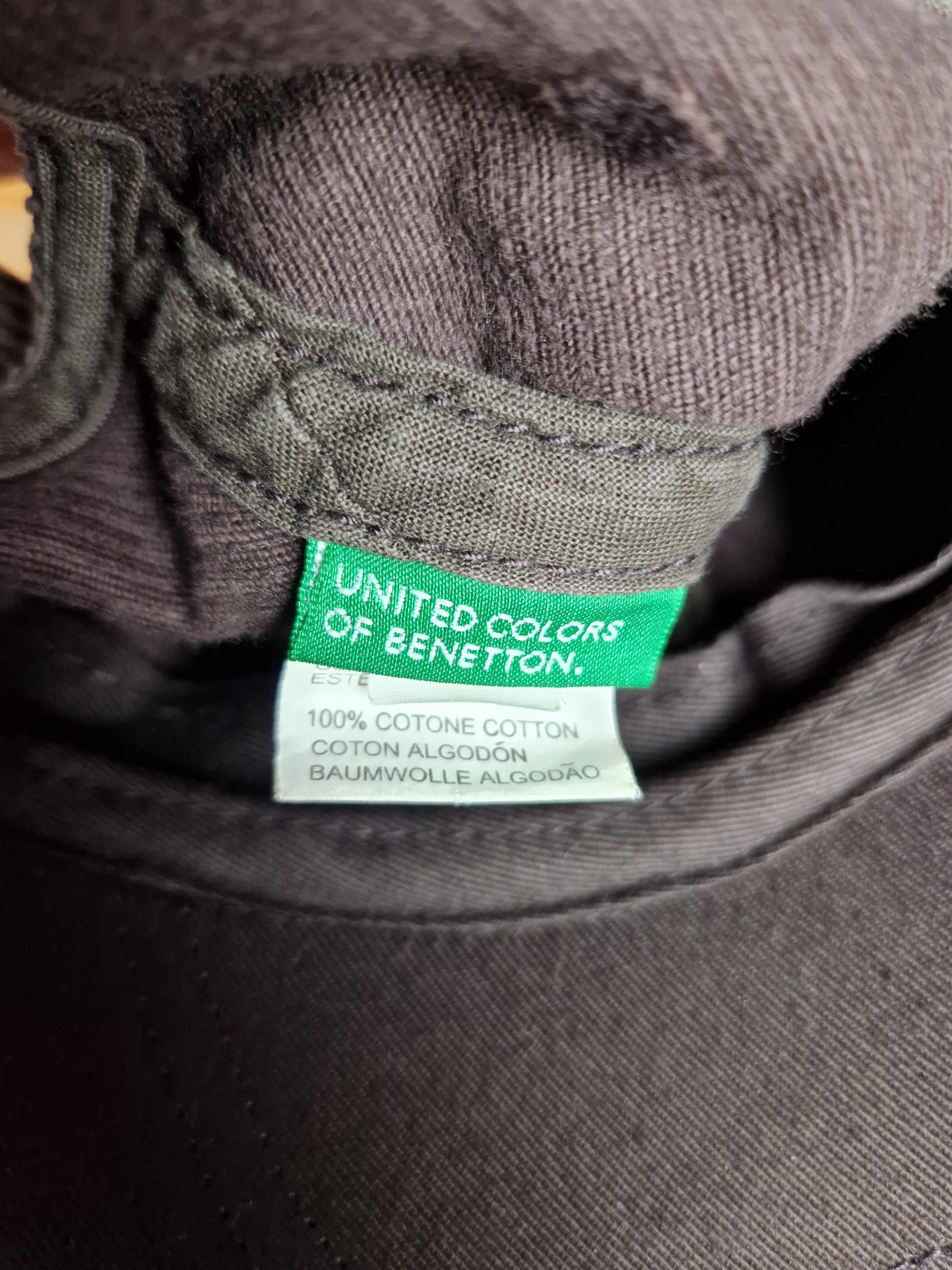 Moderne United Colors Of Benetton Cap Cord Dunkelbraun 56 - RareRags