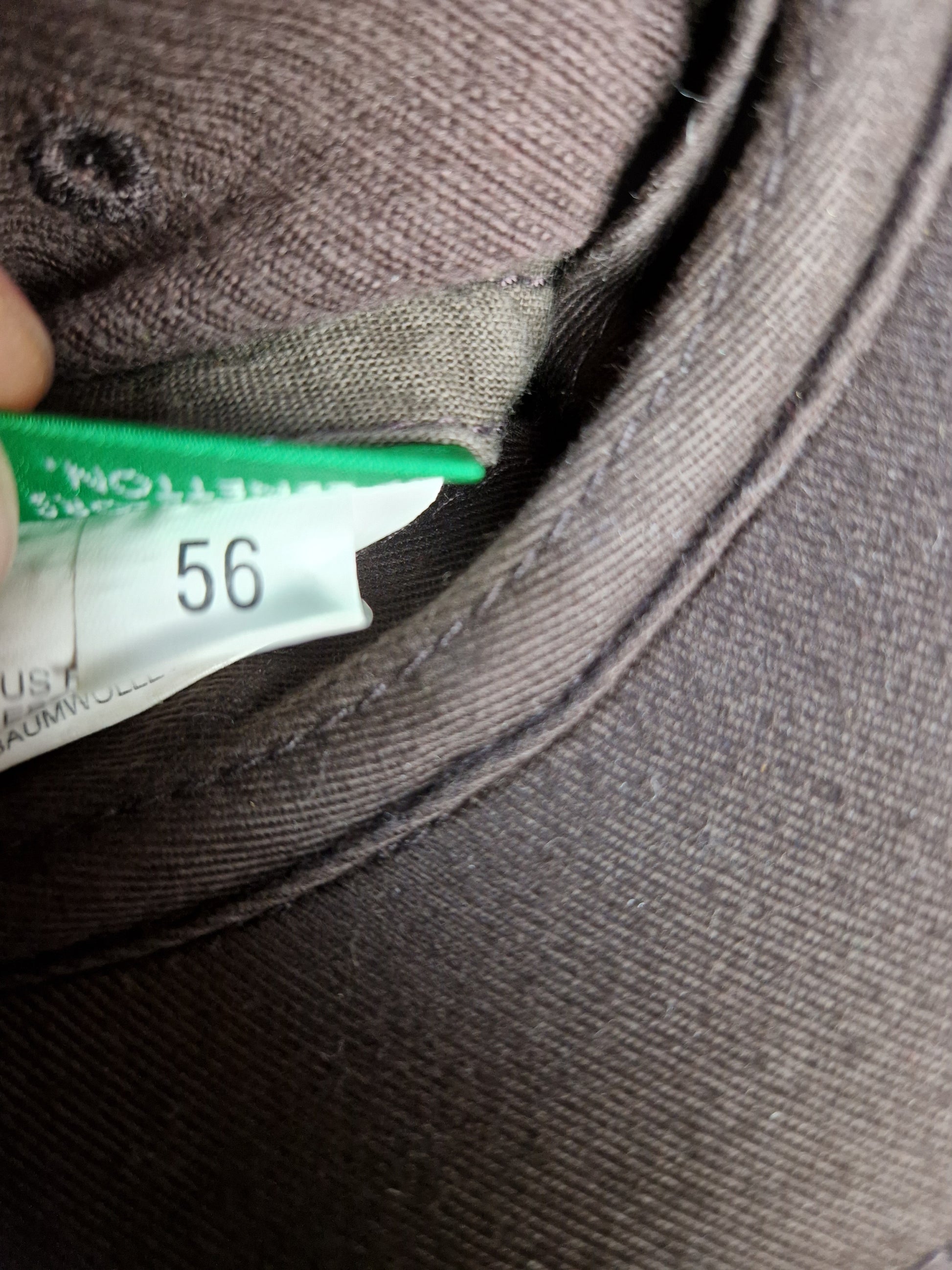 Moderne United Colors Of Benetton Cap Cord Dunkelbraun 56 - RareRags