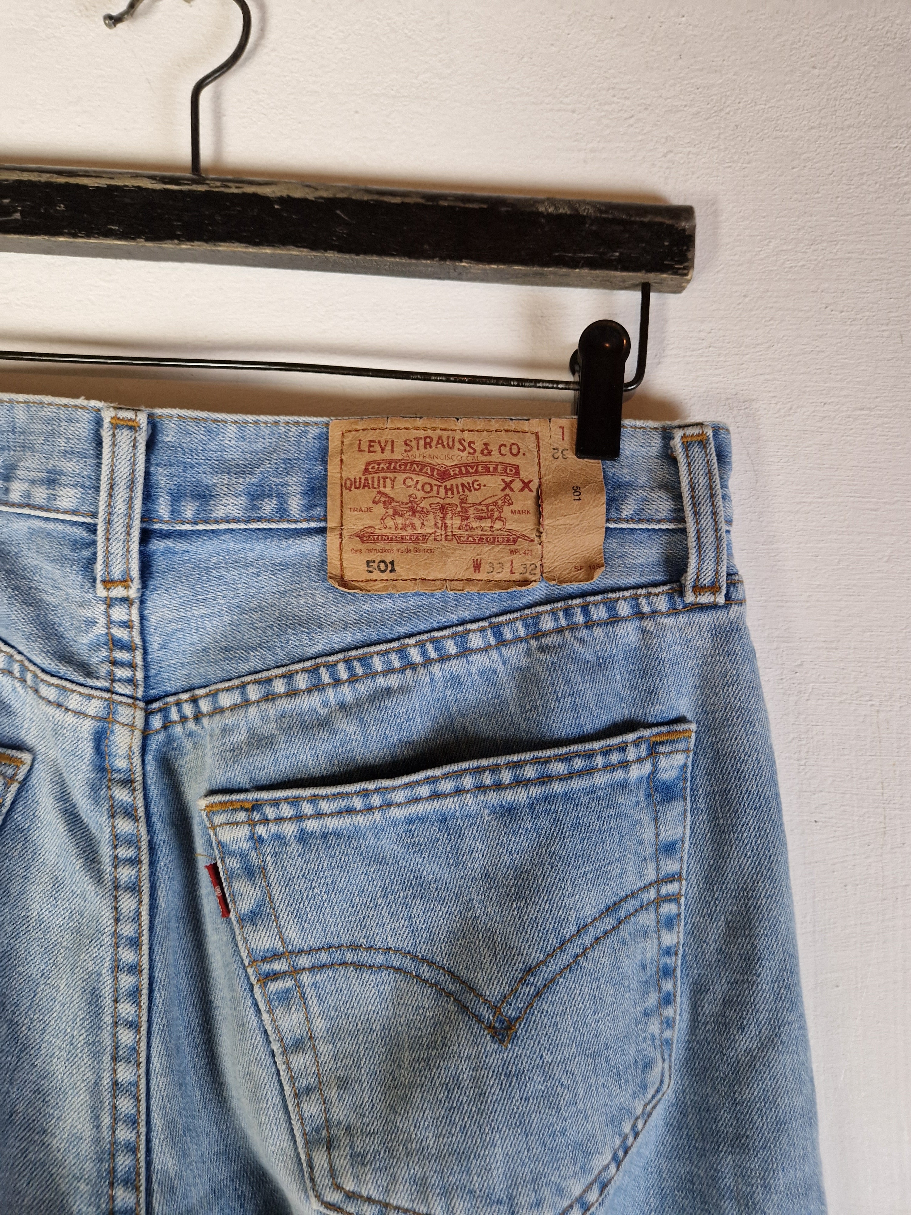 Vintage Levis Jeans 501 Basic Blau W33 L32 - RareRags