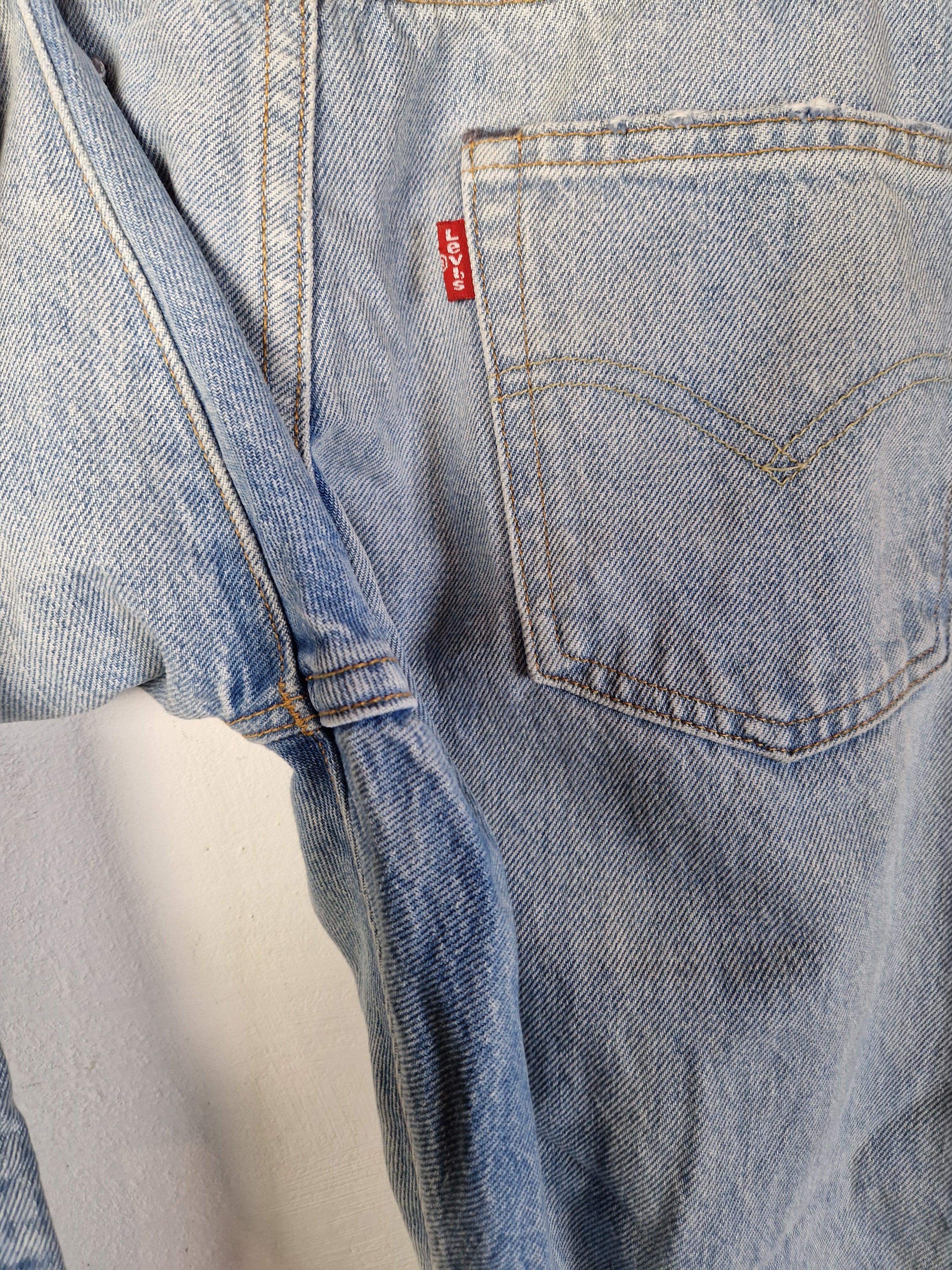 Moderne Levis Jeans 501 CT Collectors Edition Distressed Red Line Selvedge W29L32 - RareRags