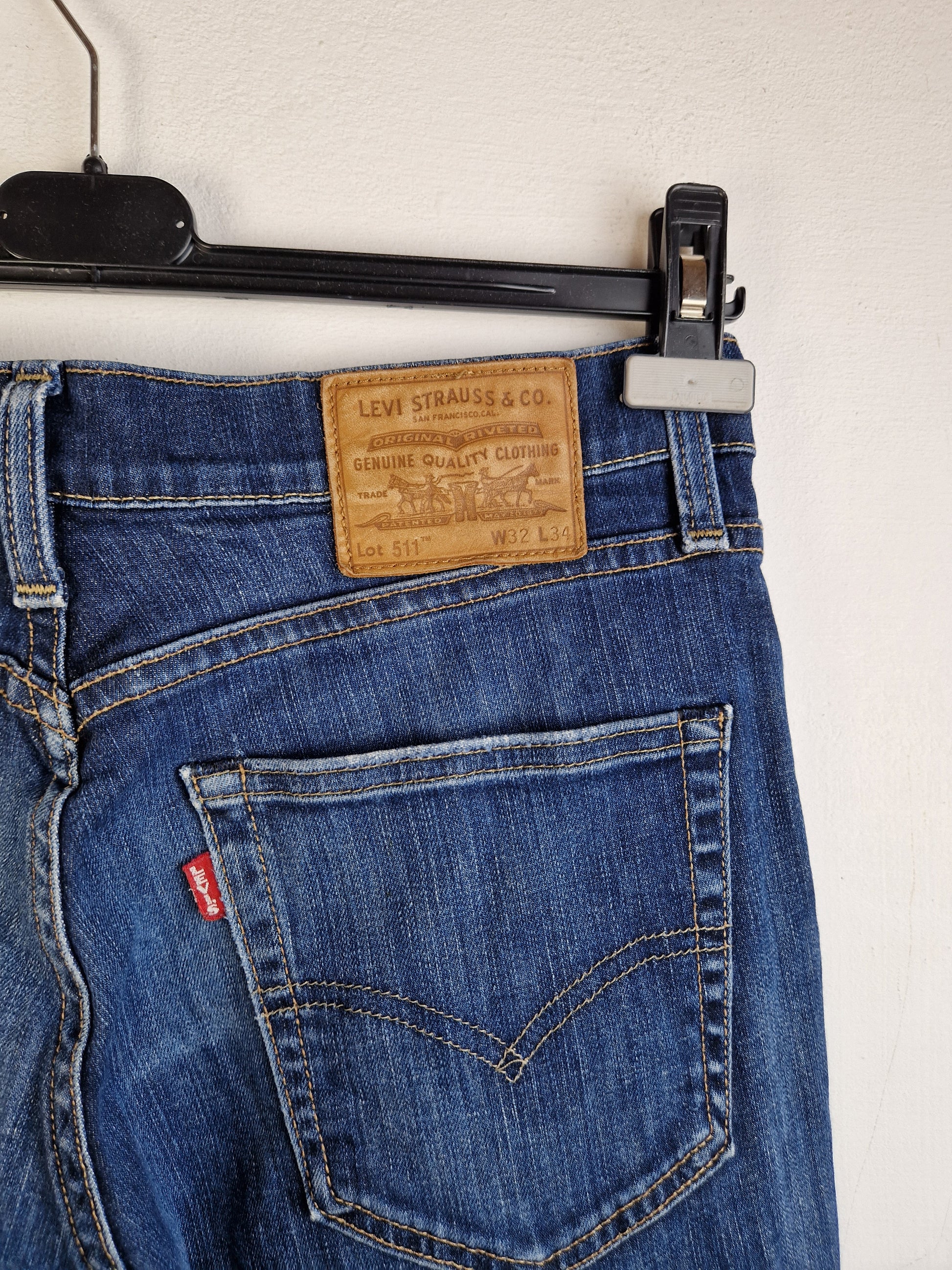 Moderne Levis Jeans Lot 511 Water<Less Dunkelblau W32 L34 - RareRags