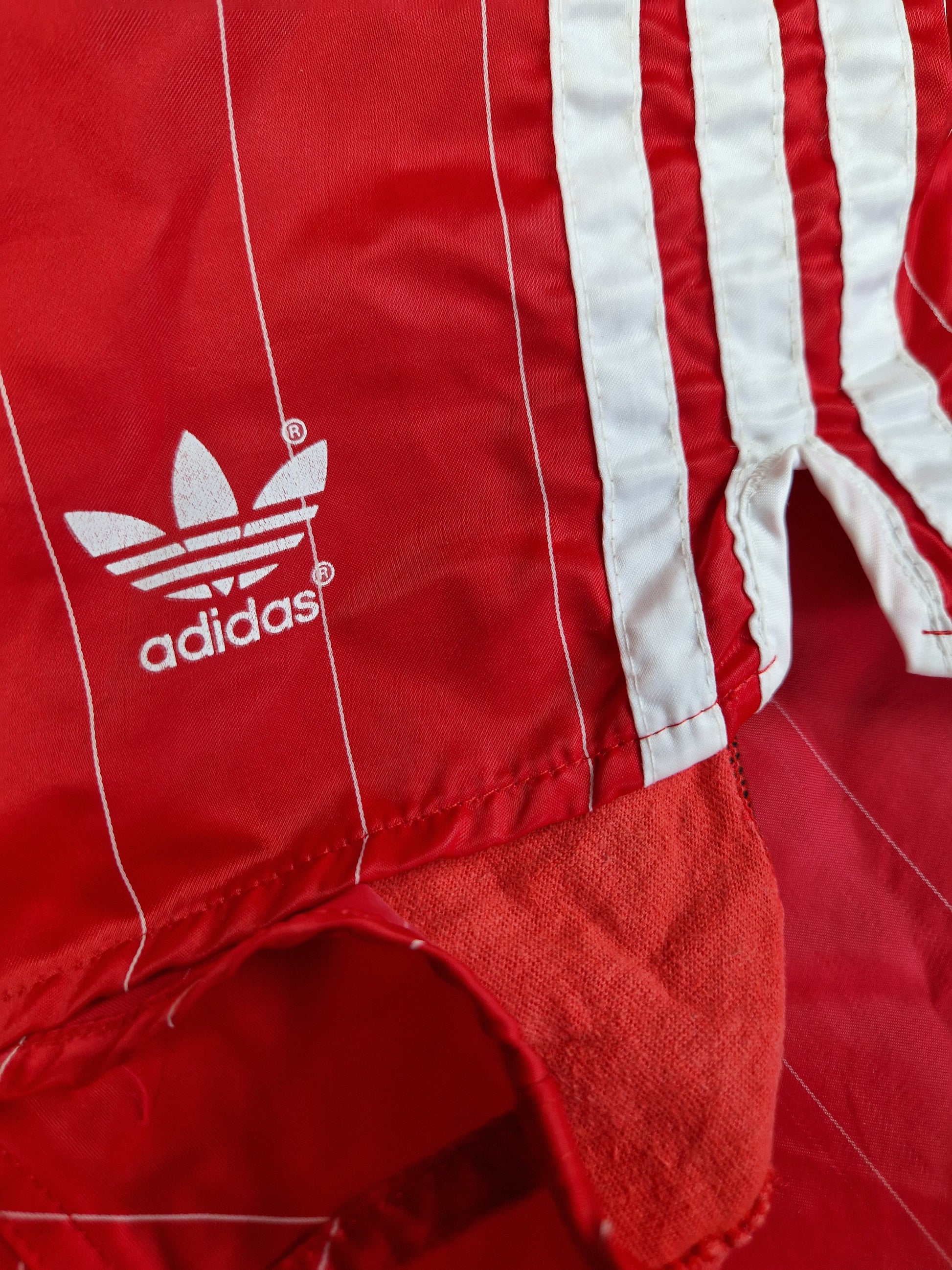 Vintage Adidas Shorts Glanz Sprinter "Santiago" Nadelstreifen Rot Made In West Germany Rot (D4) M-L - RareRags