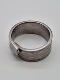Upcycling Besteckschmuck Ring Pfeil Muster Silber Optik